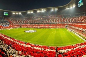 开云体育中国-苏亚雷斯爆发难救主，哥伦比亚铁血防线险胜巴萨传奇