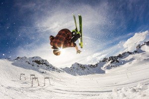 开云APP-广厦队硬仗取胜湖人，哈利伯顿扛起全队