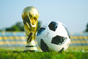 世界杯2026-米切尔单骑救主！骑士奇才鏖战险胜，攻防统治诠释孤胆英雄