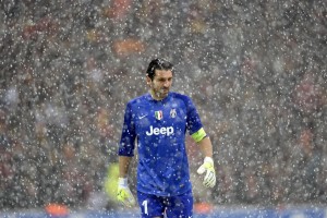 开云体育-西决生死战焦点战，英格兰爆冷皇马，足球与篮球的宿命交响