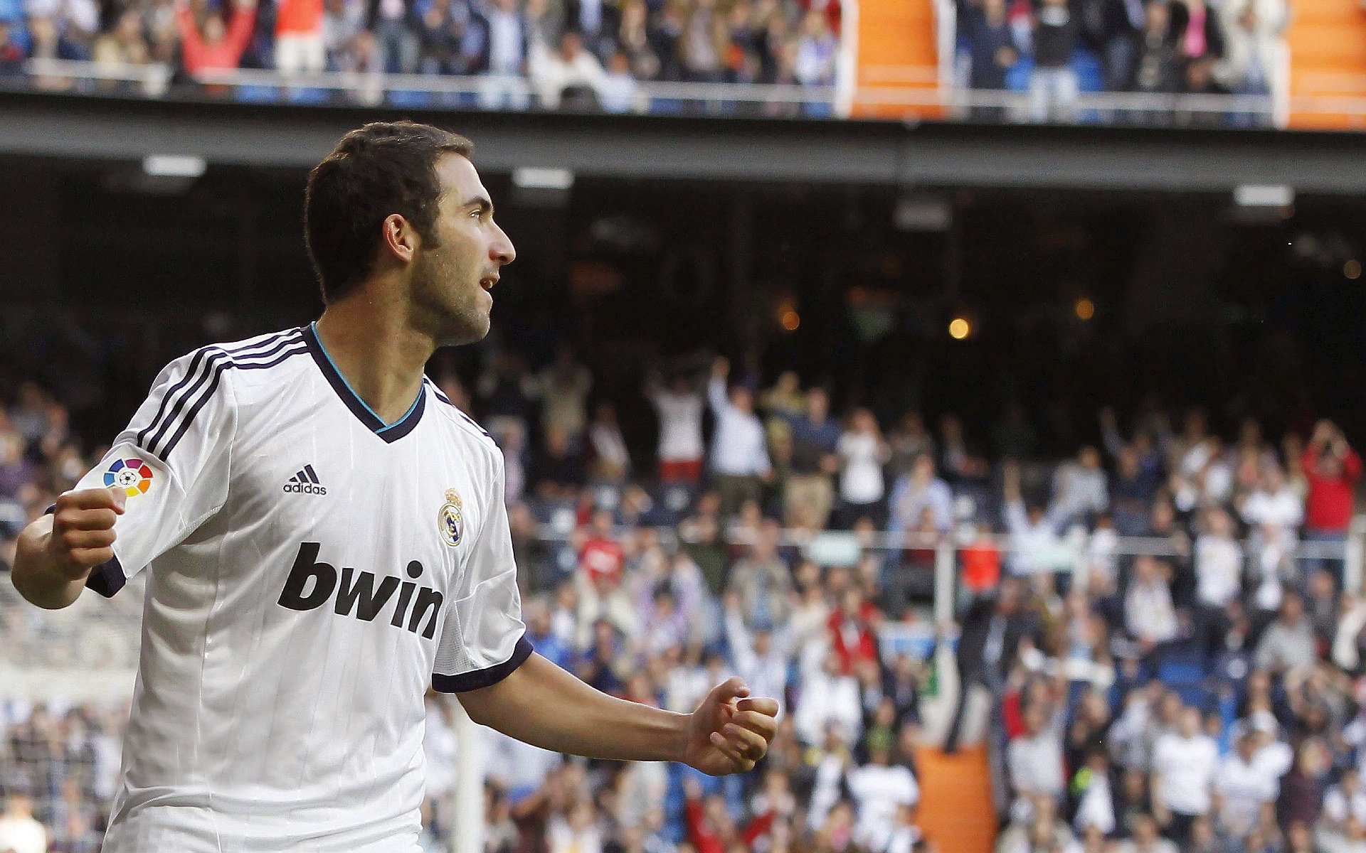 喀麦隆的怒吼与卡马文加的独舞，足球，第三世界的两种叙事